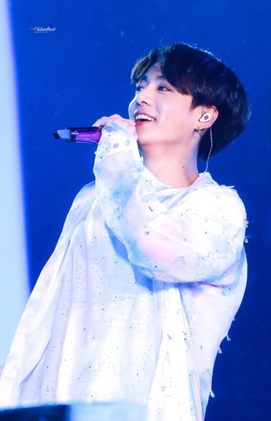 Chàng trai trẻ đáng yêu Jungkook thumbnail
