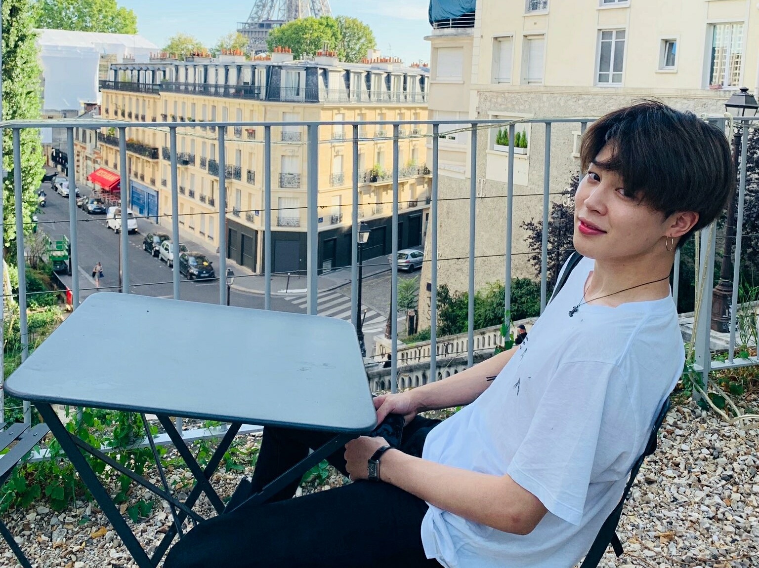 很容易把它误认为是校园爱情故事。 thumbnail