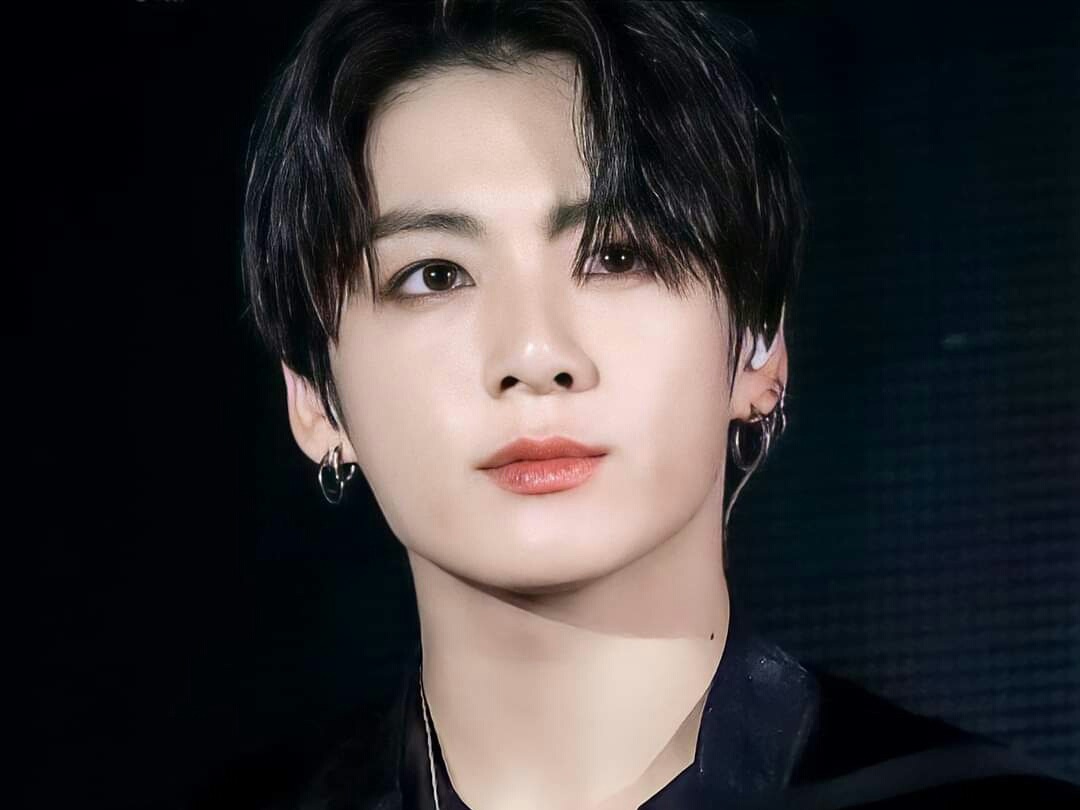 전정국/24살/JK그룹사장/까칠함 image