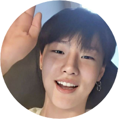 인사하는 조승연 image