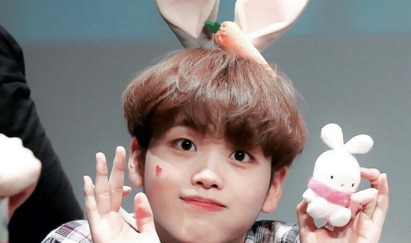 Hyungjun ~♡ 💕💕💕 thumbnail