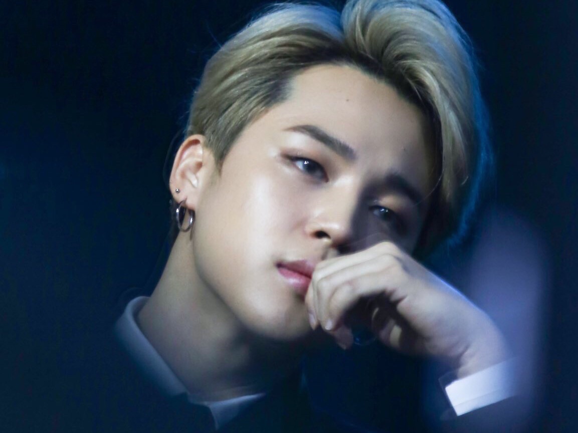 一段不同寻常的教师办公室恋情 thumbnail