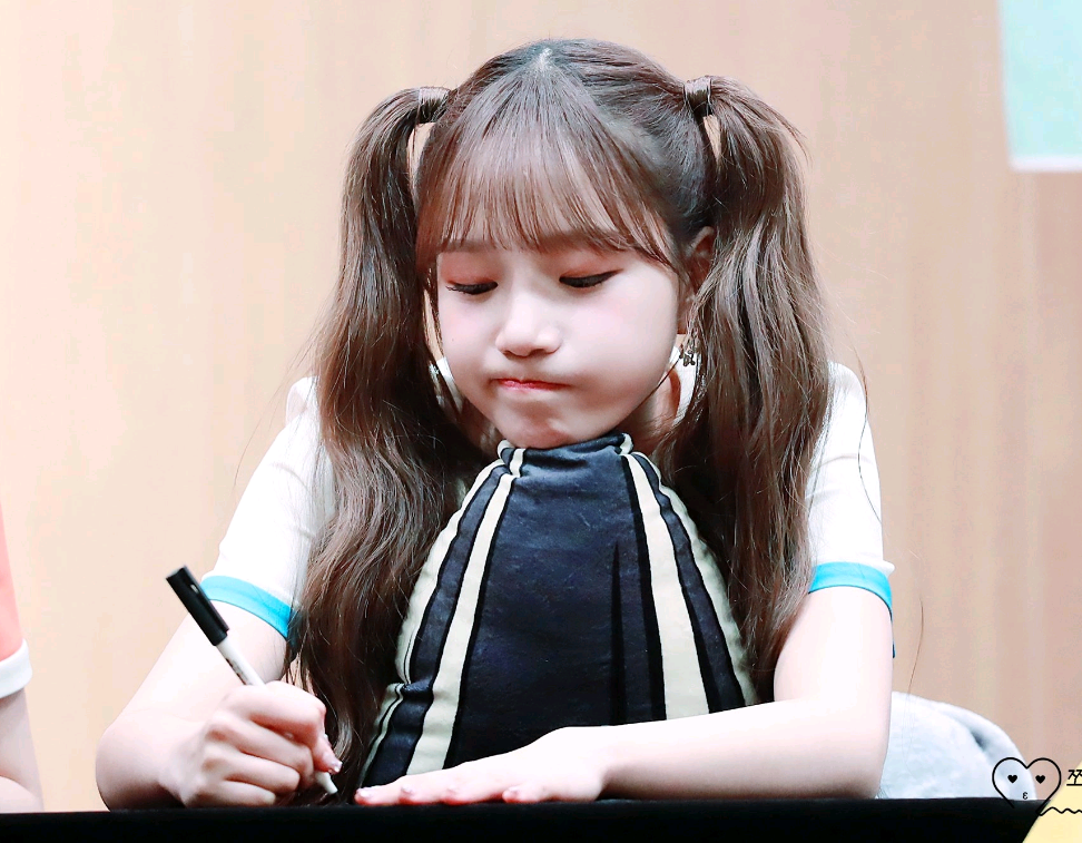 尤里并非假装漂亮，她天生丽质。 thumbnail