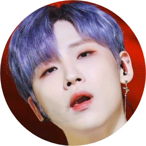전웅 image