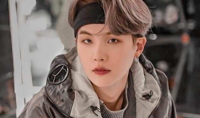 윤기에게 투표하세요. 별로 대단한 건 아니지만요. thumbnail