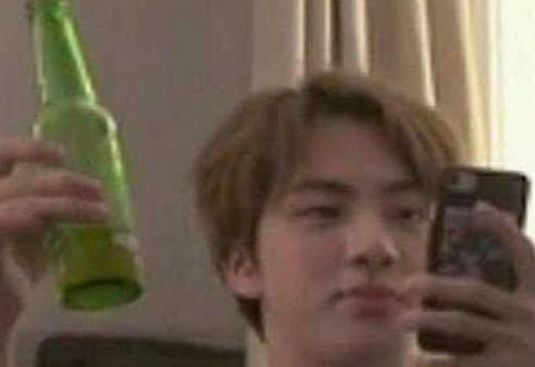 投票给玧其和泰亨 thumbnail