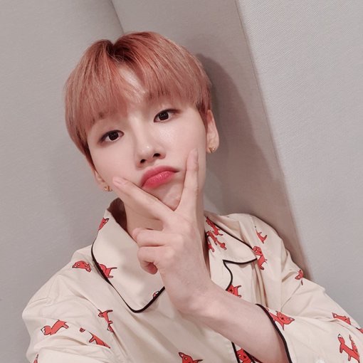 전웅 image
