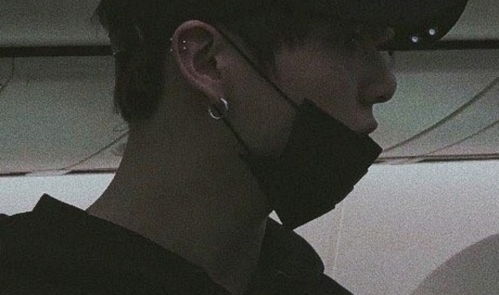 미친 연하 thumbnail