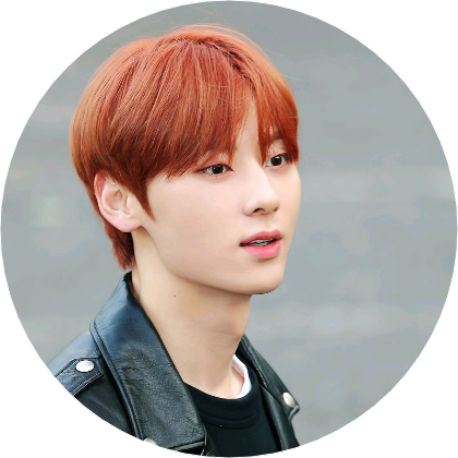 황민현  image