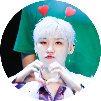 전 웅(AB6IX) image