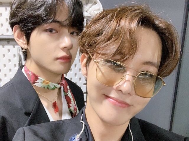 태형과 호석에게 투표하세요 thumbnail