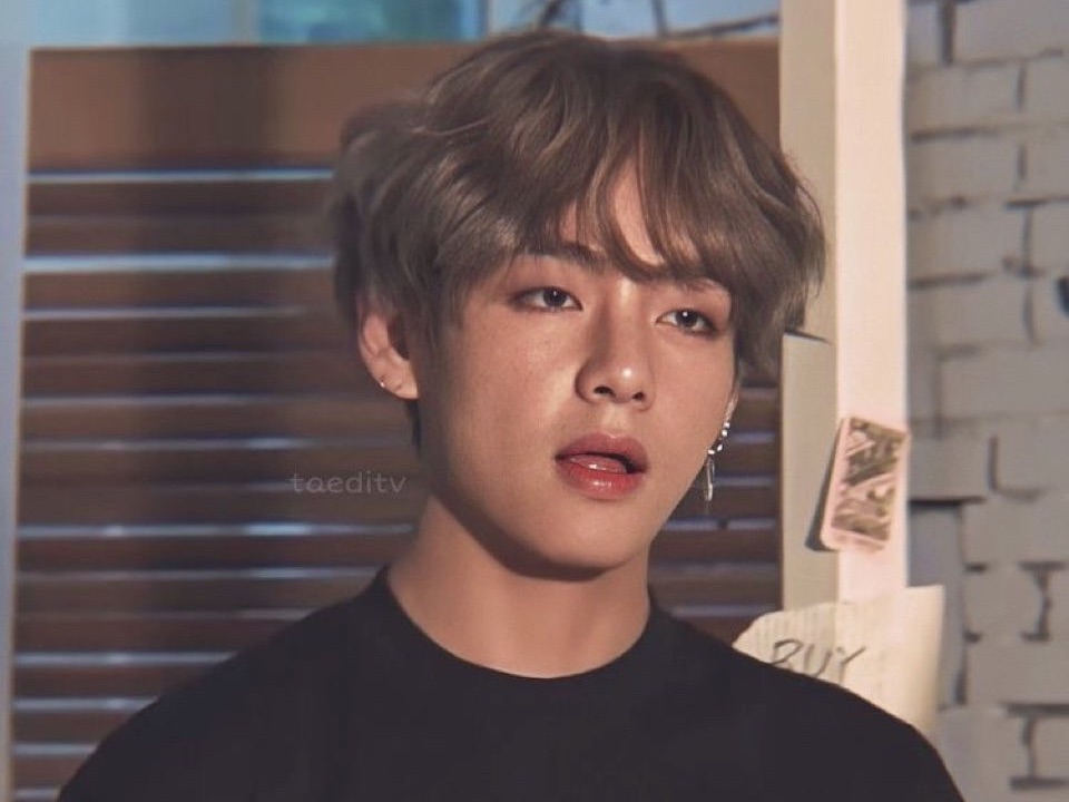 我和我最好的朋友一起拍了一部電視劇。 thumbnail