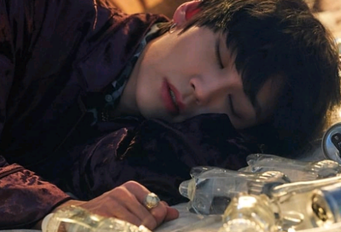 Contract marriage with a person with a broken personality thumbnail