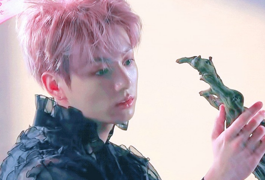 une fois pour toutes........ thumbnail