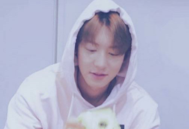 박찬열 thumbnail