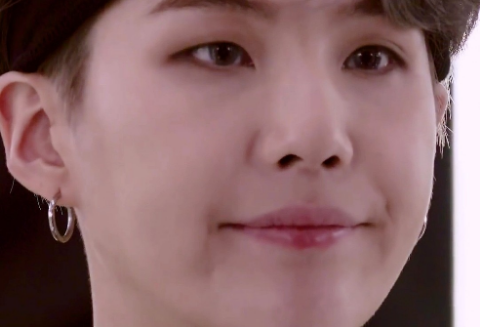 윤기에게 투표하세요 💜!!! thumbnail