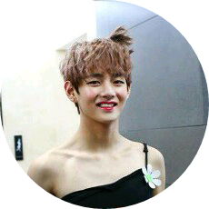 딸기우유인간 image