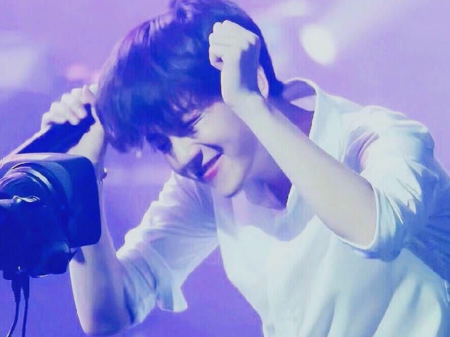 🍑딸기맛 백현니 thumbnail