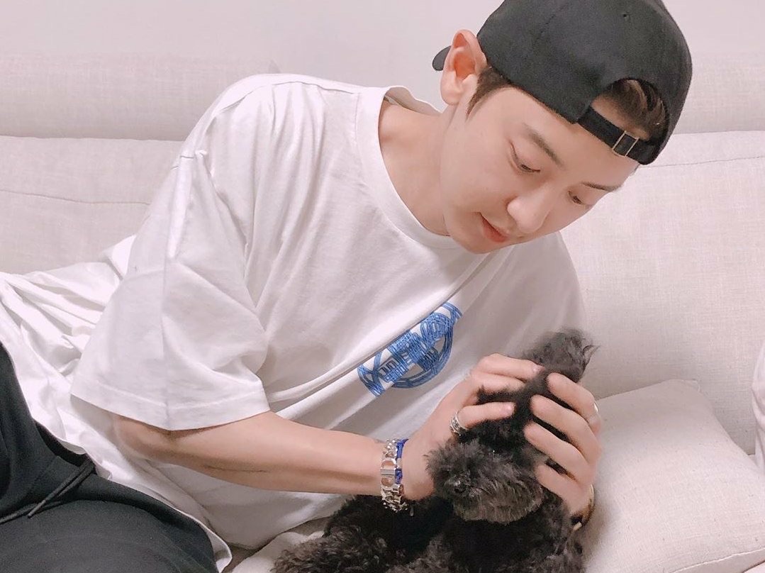 8명의 남자와 동거중[남매글][엑소] thumbnail