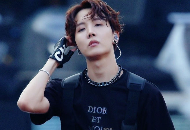 GET TICKETS HERE TO VOTE HOBI! thumbnail