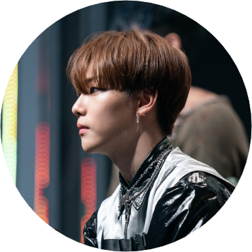 이창윤 공항 직원 image