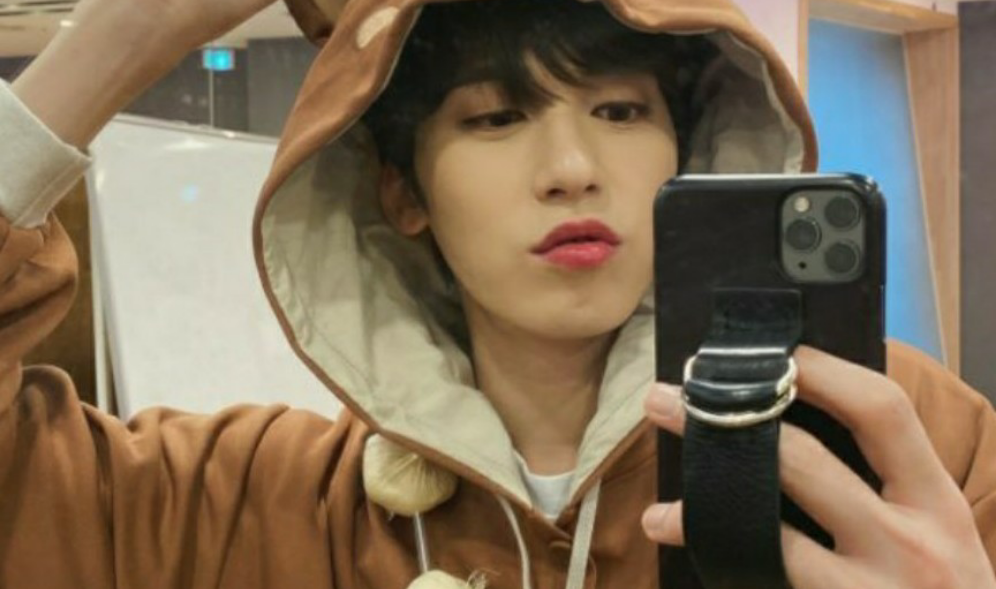 학생에게 들이데는 과외쌤 thumbnail