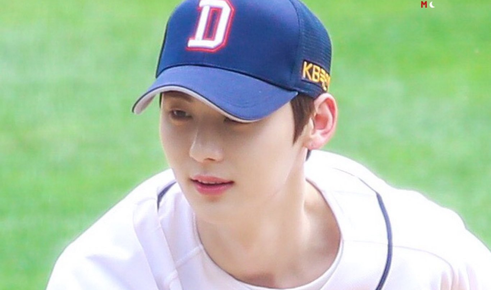 Vote for Minhyun 03 thumbnail