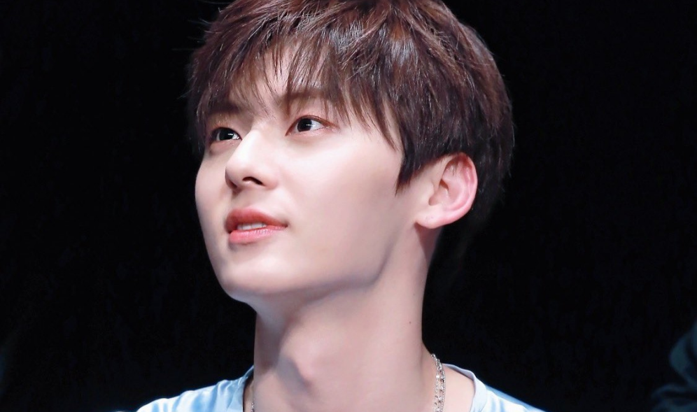 Vote for Minhyun 37 thumbnail