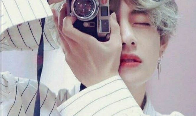 노래방에서 존잘남 위에 앉아버렸다?! thumbnail