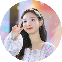 김 나 연  image