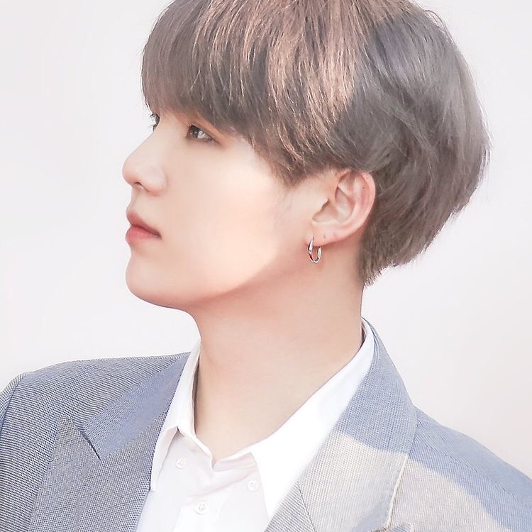 민 윤 기 image