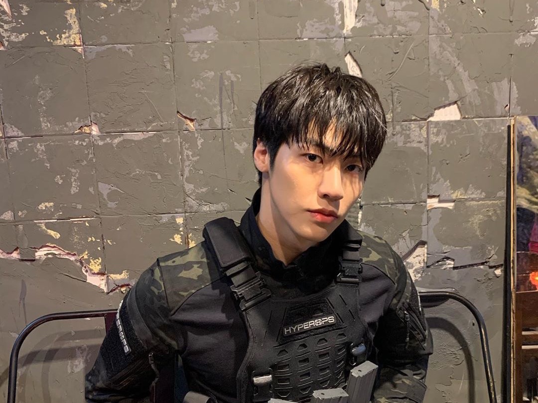 이승혁, 군복 입고 사람 죽인다 thumbnail