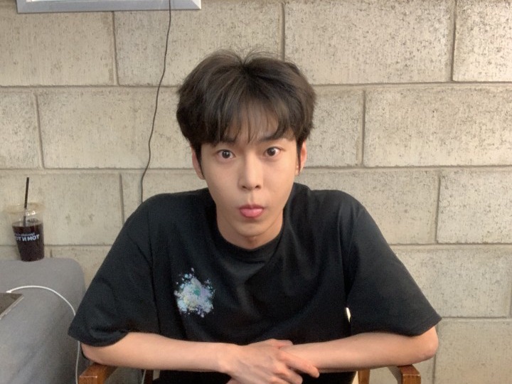 ¡Kim Do-young es increíblemente dulce! thumbnail