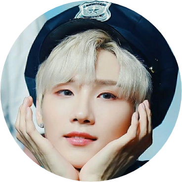 전 웅 image