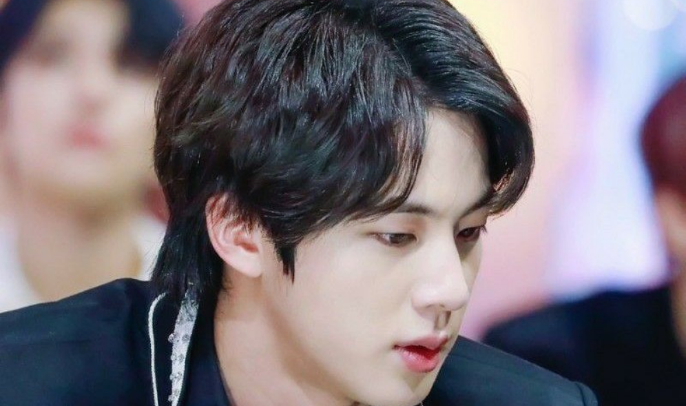 왕따를 좋아하던 여자의 이야기 thumbnail