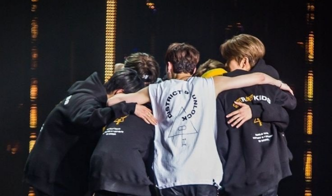 STRAY KIDS COMEBACK  thumbnail