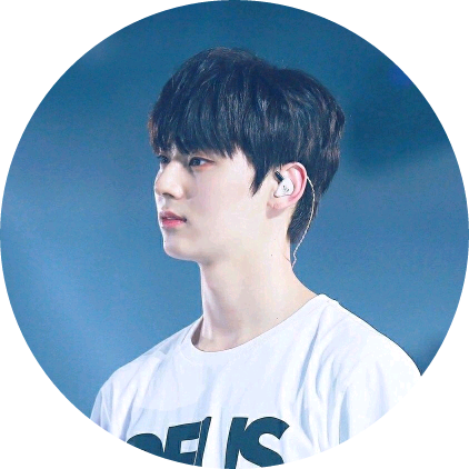 황민현 image