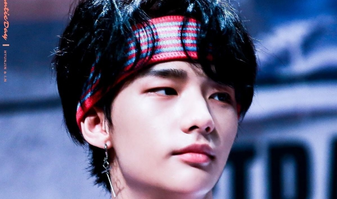 stray kids t/i thumbnail