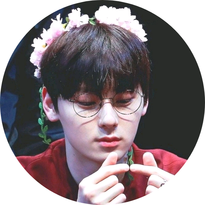 황민현 image