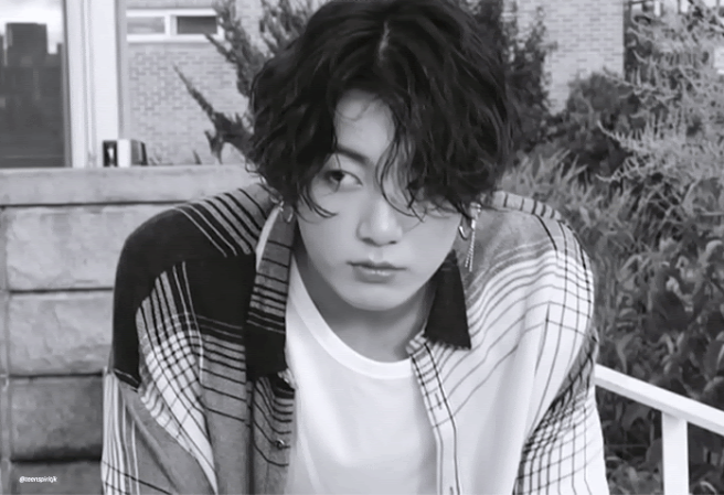 Tan pronto como me transferí, un apuesto matón se puso en mi punto de mira...?? thumbnail