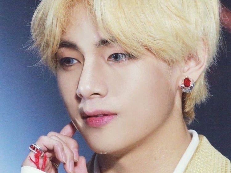 소설속으로 들어온 소설작가 thumbnail