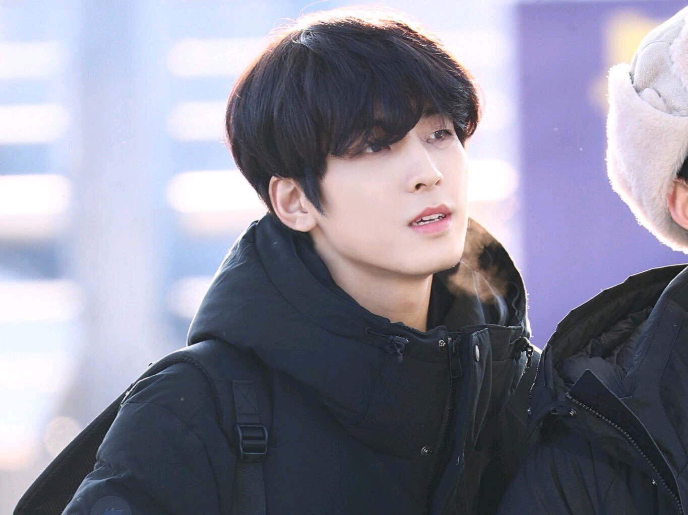 第一次見到學長就親吻他？ thumbnail