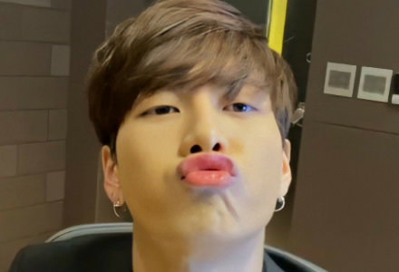 votes for JB 🌴 thumbnail