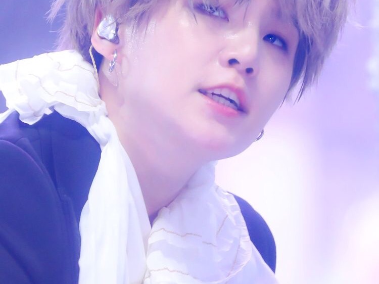 갈겨, 키스. thumbnail