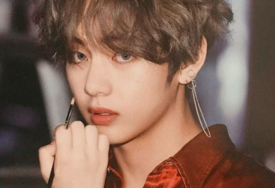 I followed a friend to a fan signing and then... took a break thumbnail