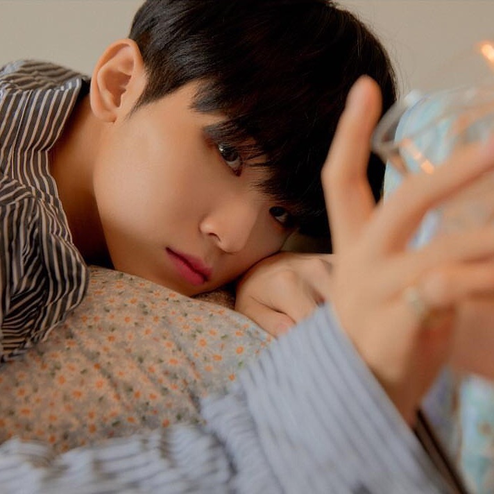 이 지 훈 image