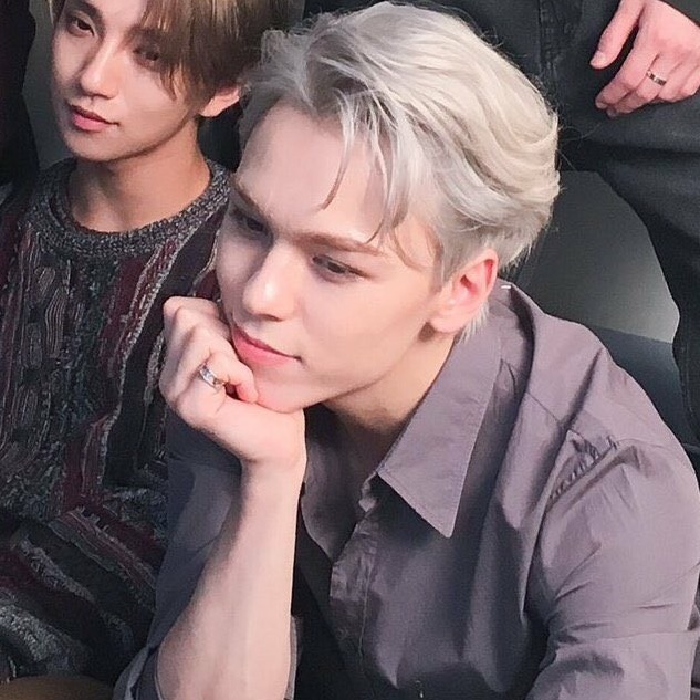 최 한 솔 image