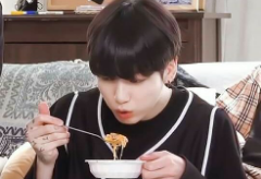 저는 정국이 아니에요 (>_<) thumbnail