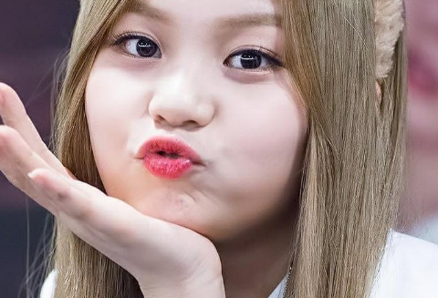 Anggota termuda dari Seventeen berusia 5 tahun. thumbnail