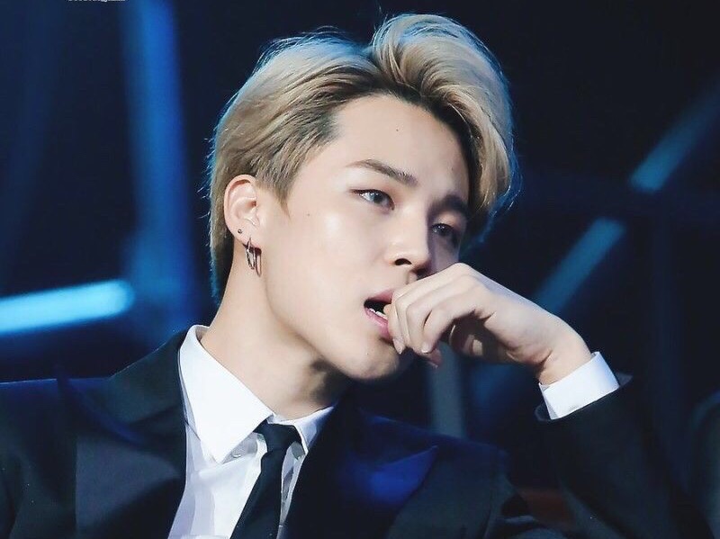 드러운 손 치워ㅋ thumbnail